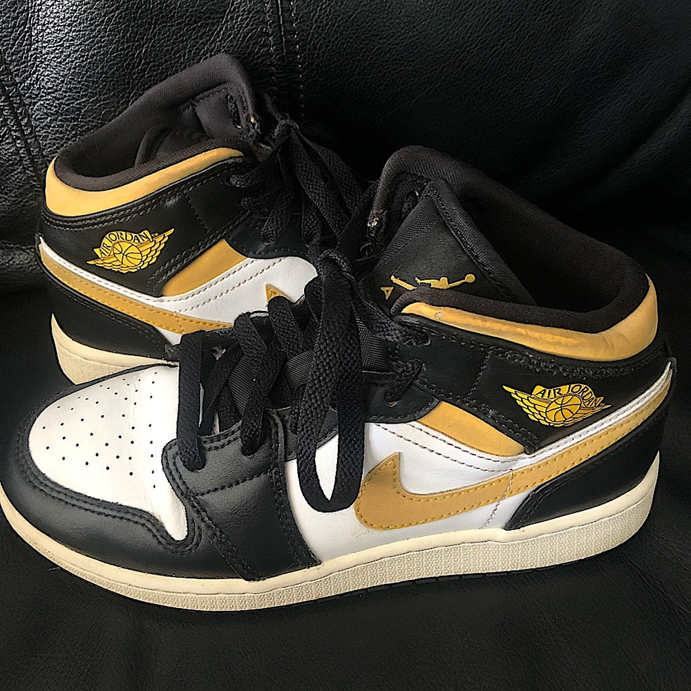 Nike Air Jordan 1 Retro Mid